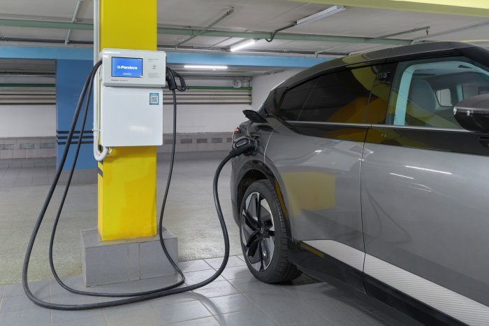 Charging for electric vehicles in the underground parking -  «Vega Izmailovo Hotel and Congress Center» | Photo 3